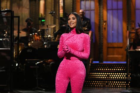 who hosted snl last night|saturday night live host last.